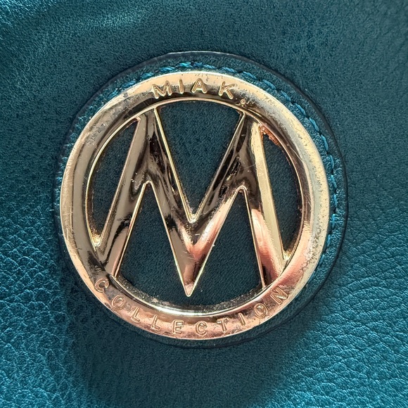 Mia K. Collection turquoise blue purse in good used condition - Picture 4 of 7